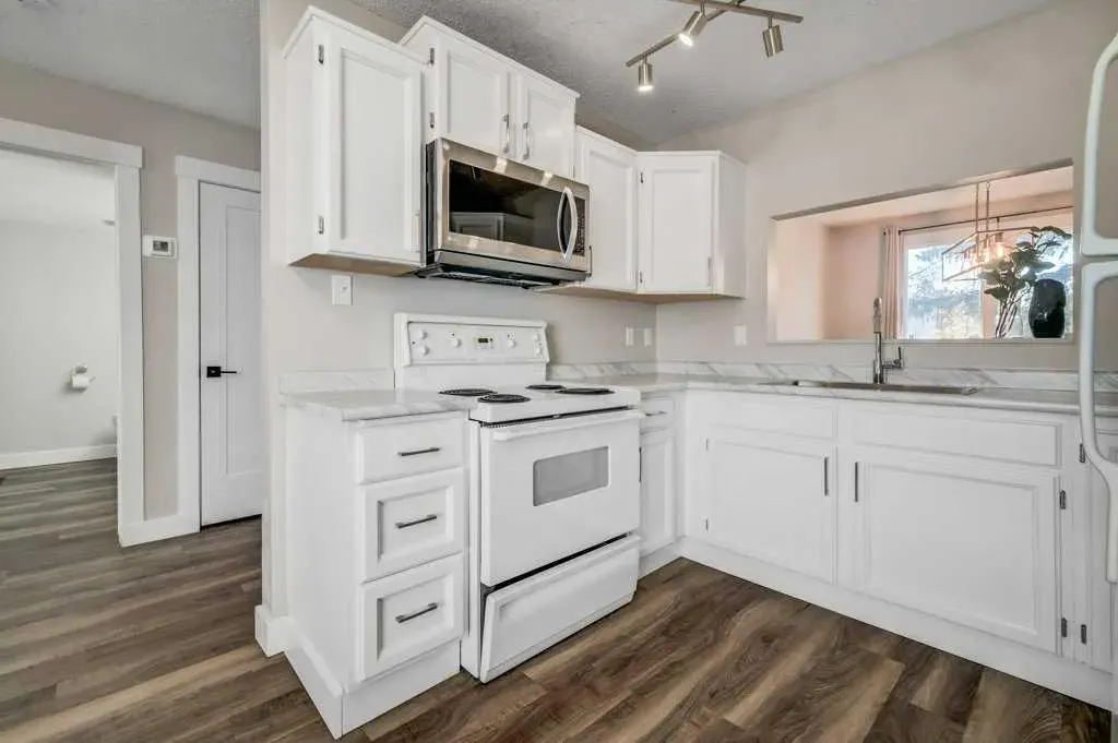 2210 Oakmoor Drive SW, #24