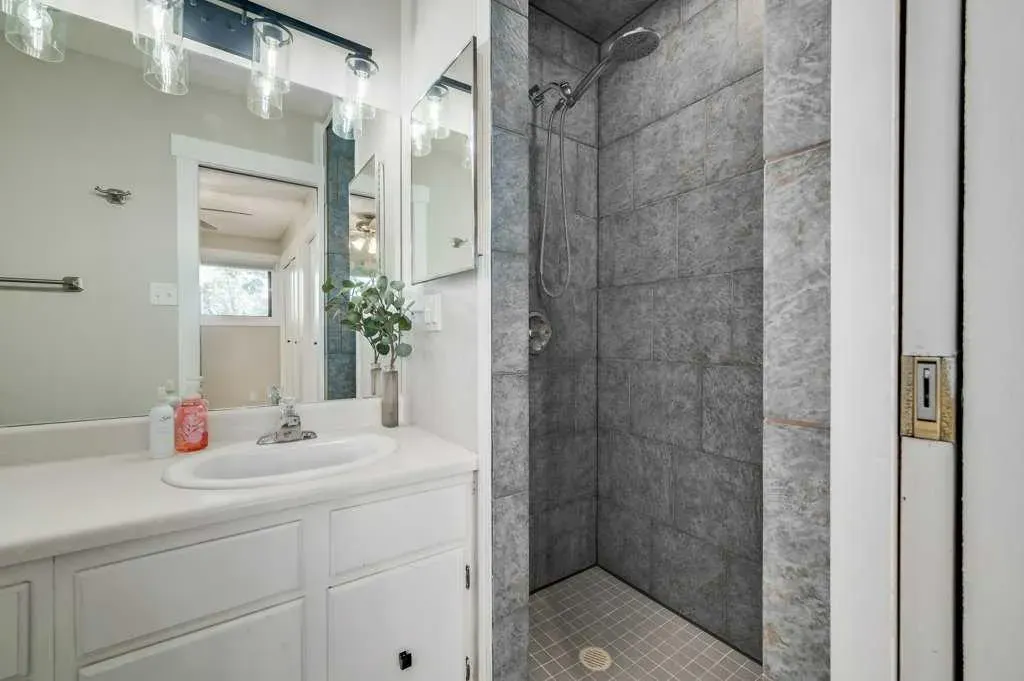 2210 Oakmoor Drive SW, #24