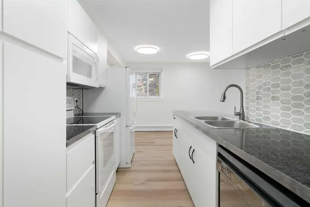 2221 14 Street SW, #201