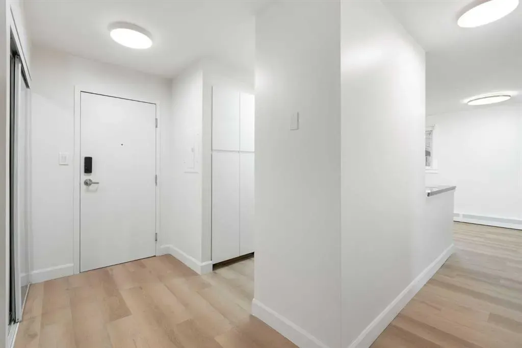 2221 14 Street SW, #201
