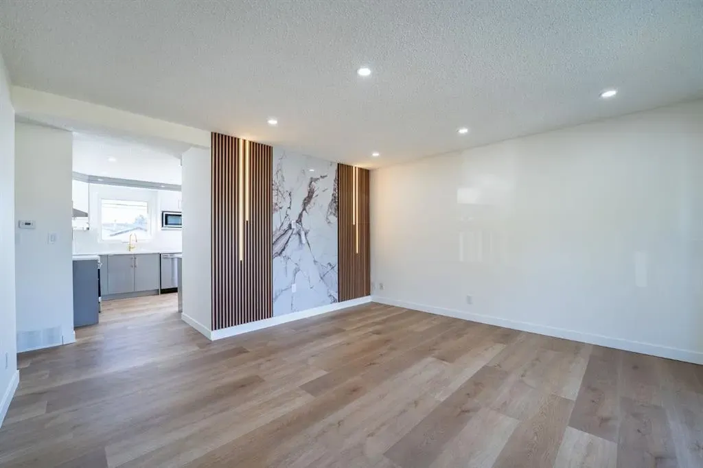 71 Maranda Close NE