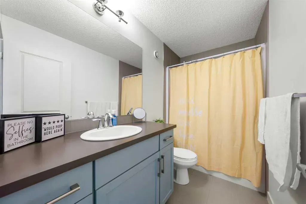 237 Walden Parade SE