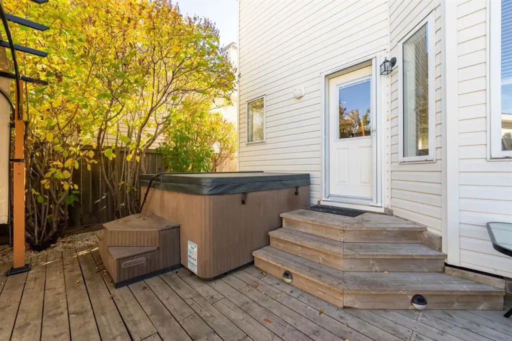291 Arbour Grove Close NW