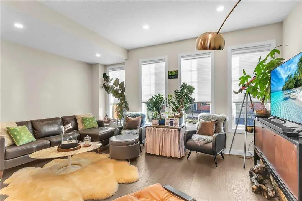 81 Greenbriar Place NW, #232