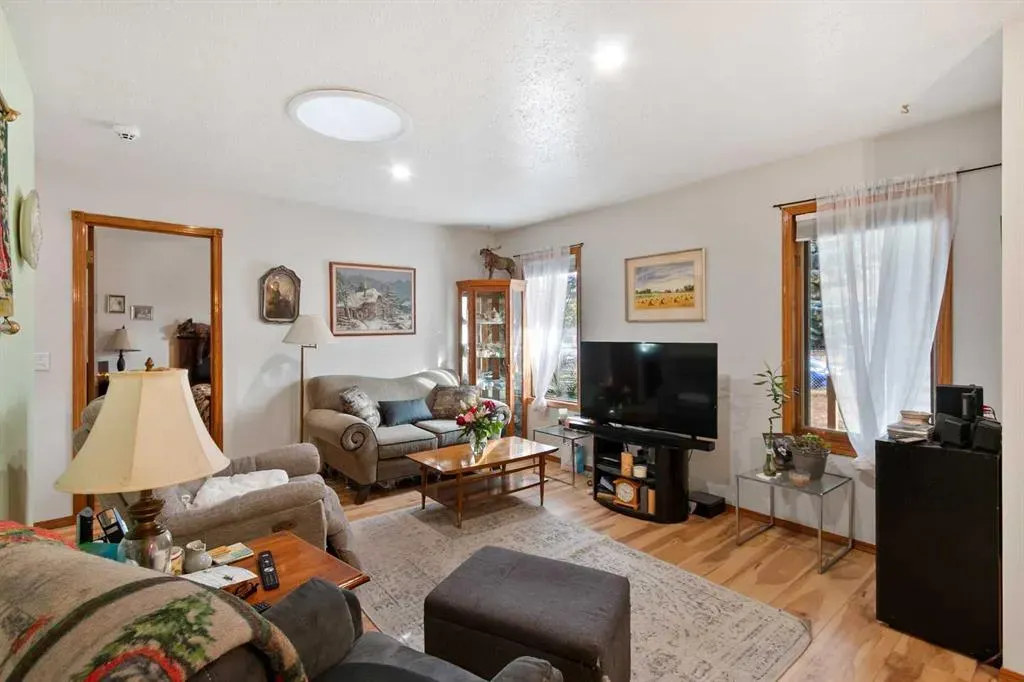 4102 Silverpark Estates Close
