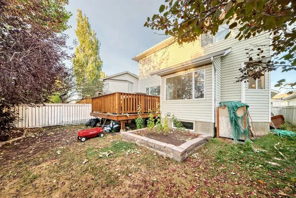 124 Creek Gardens Close NW