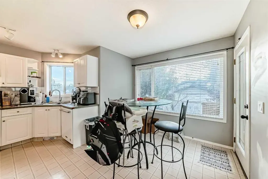 124 Creek Gardens Close NW