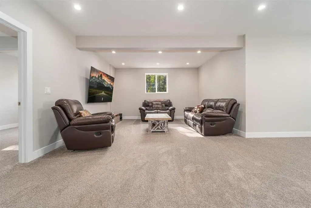 42 Riverwood Place SW