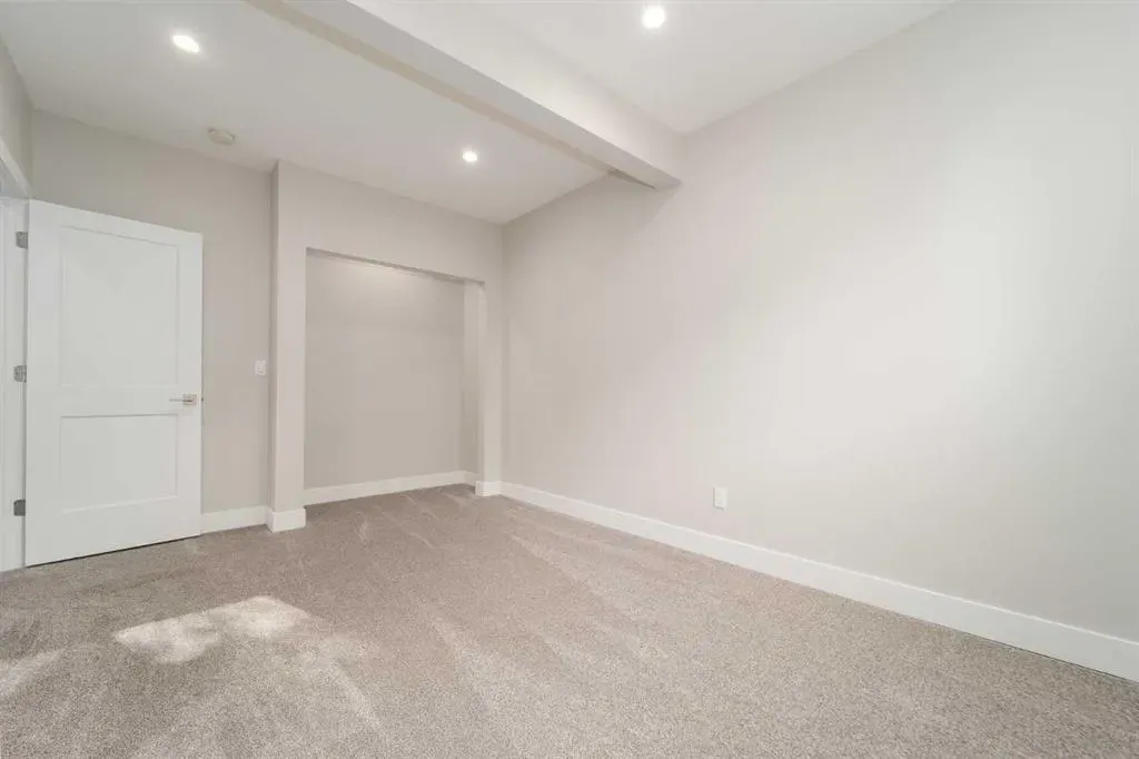 42 Riverwood Place SW