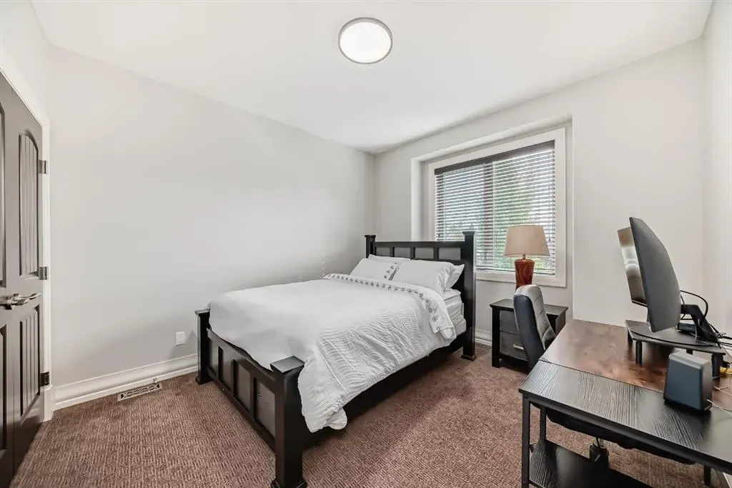 19 Aspen Ridge Heath SW