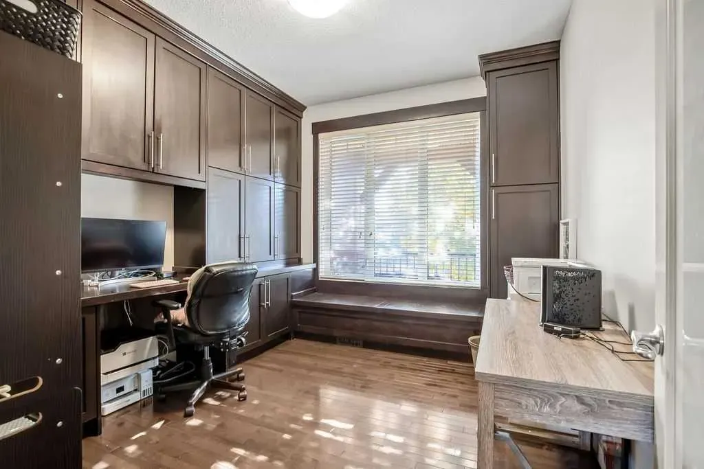 137 Magenta Crescent