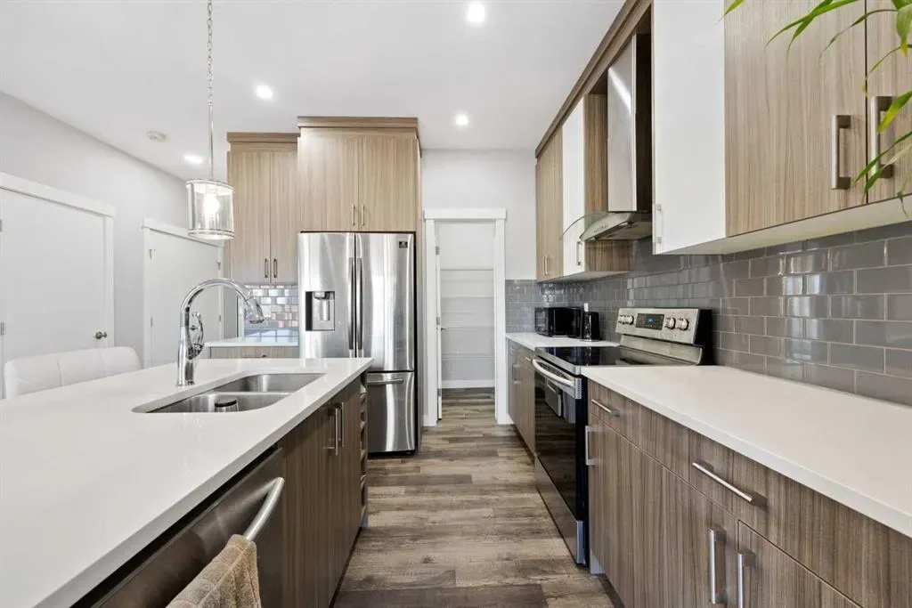 743 Edgefield Crescent