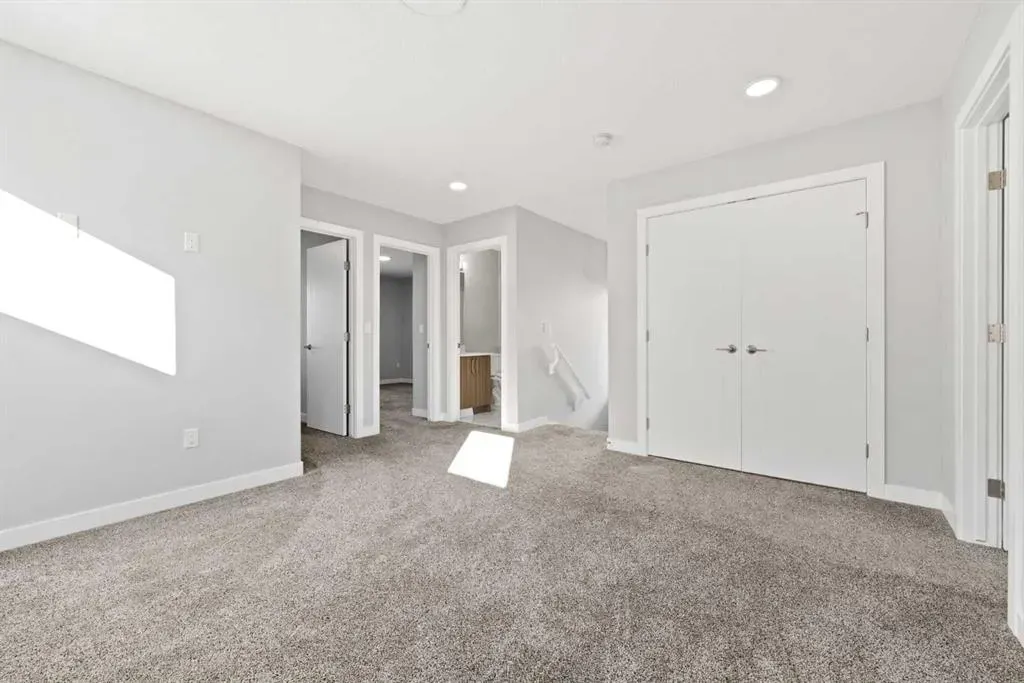 743 Edgefield Crescent