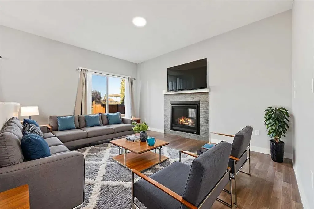 743 Edgefield Crescent
