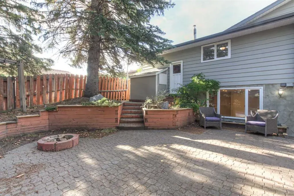 511 Cedarille Crescent SW