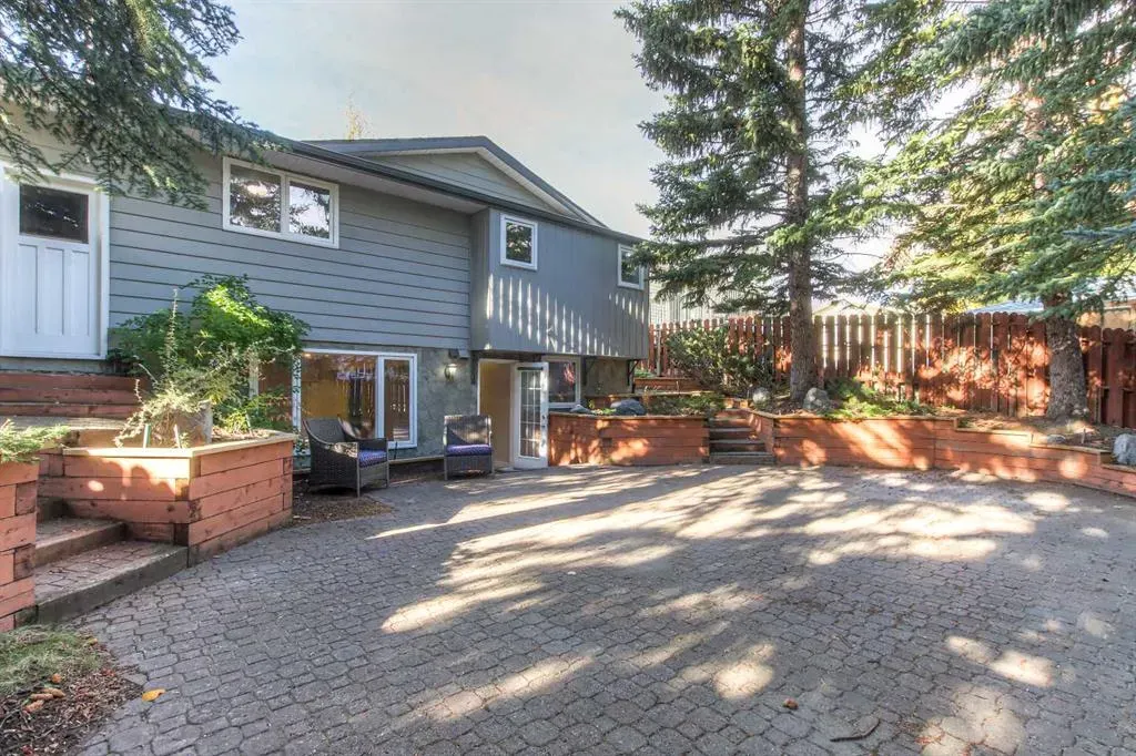 511 Cedarille Crescent SW
