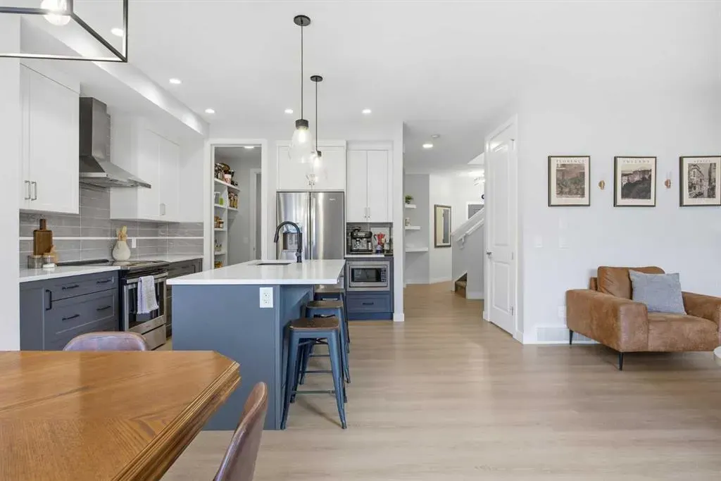 520 Kingsmere Way SE