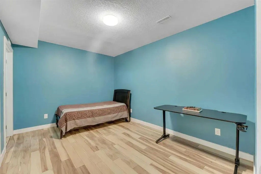 185 West Lakeview Drive