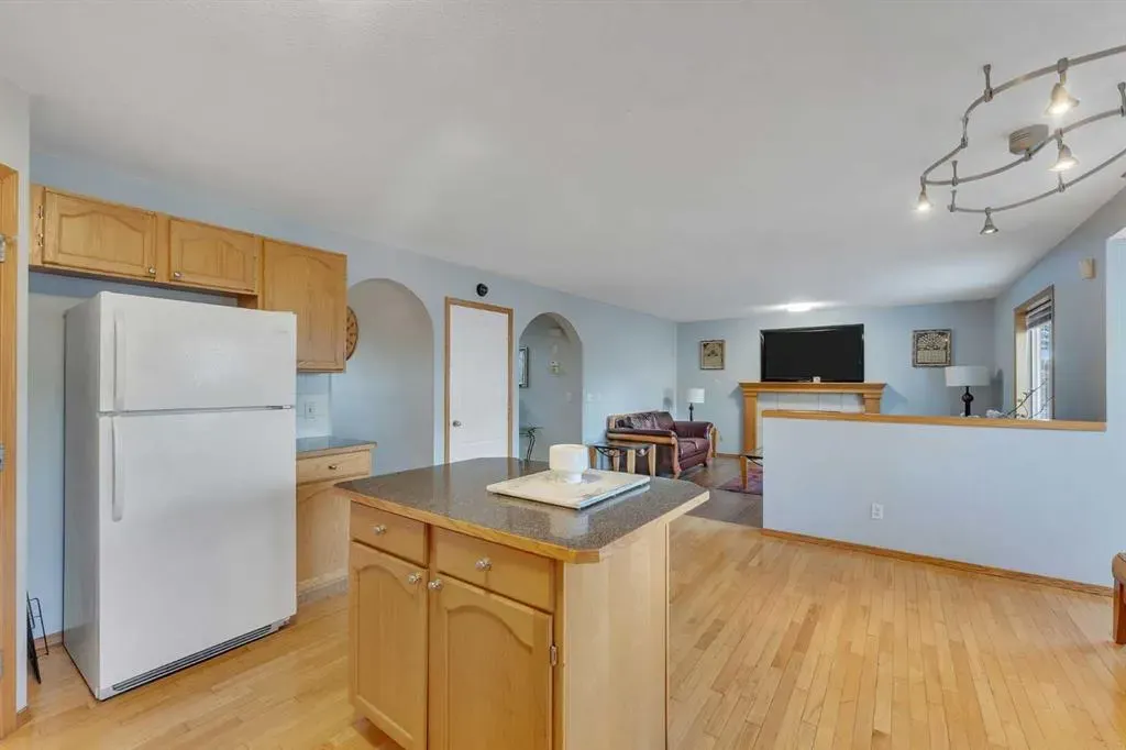 185 West Lakeview Drive