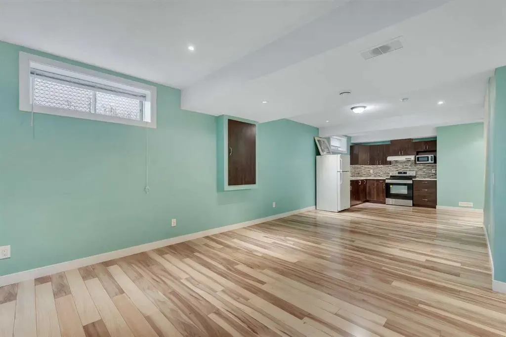 185 West Lakeview Drive