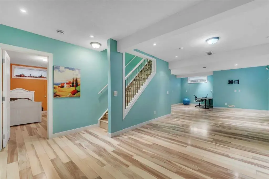 185 West Lakeview Drive