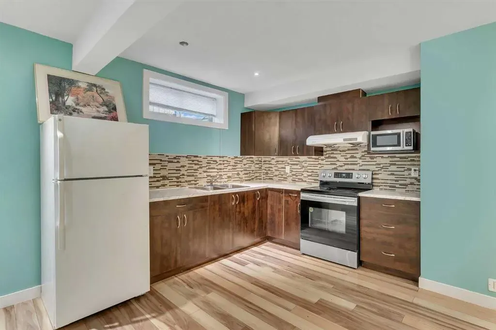 185 West Lakeview Drive