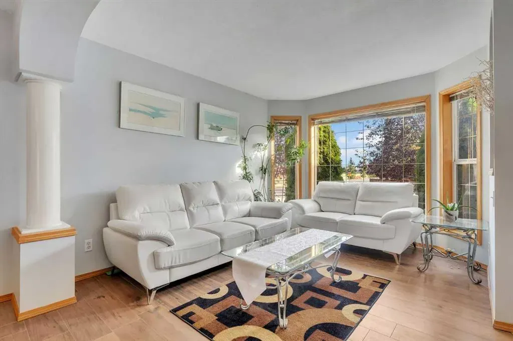 185 West Lakeview Drive