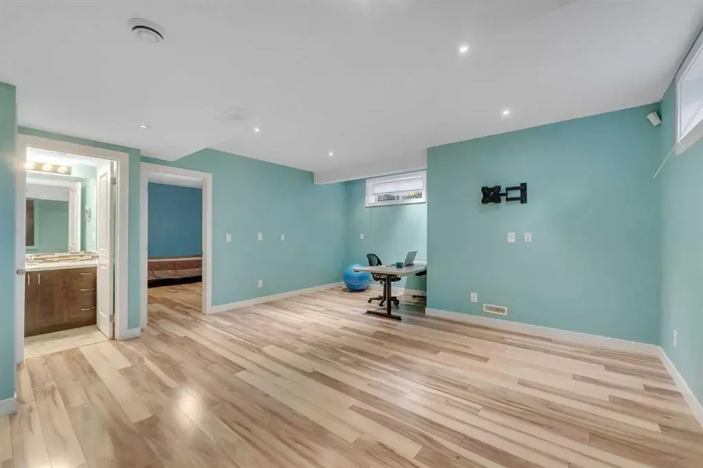 185 West Lakeview Drive