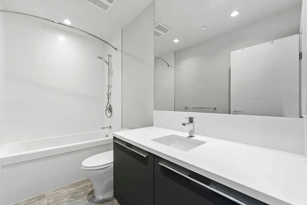 530 3 Street SE, #404