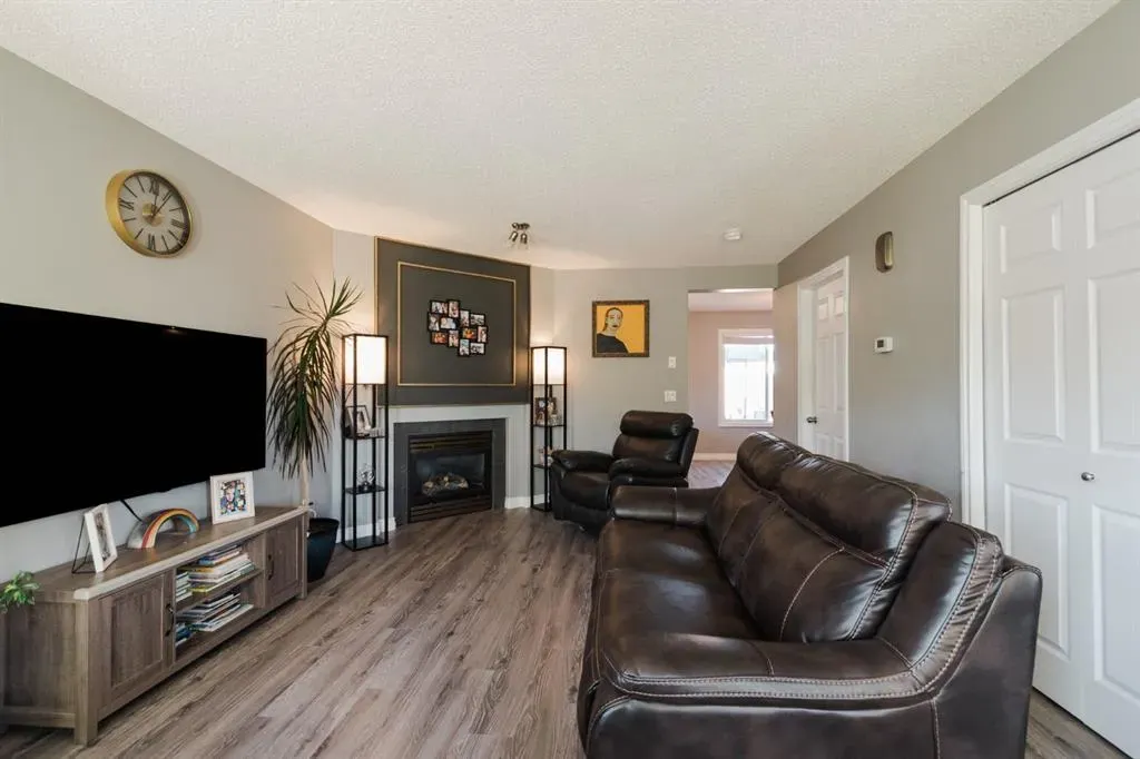 216 Coyote Crescent