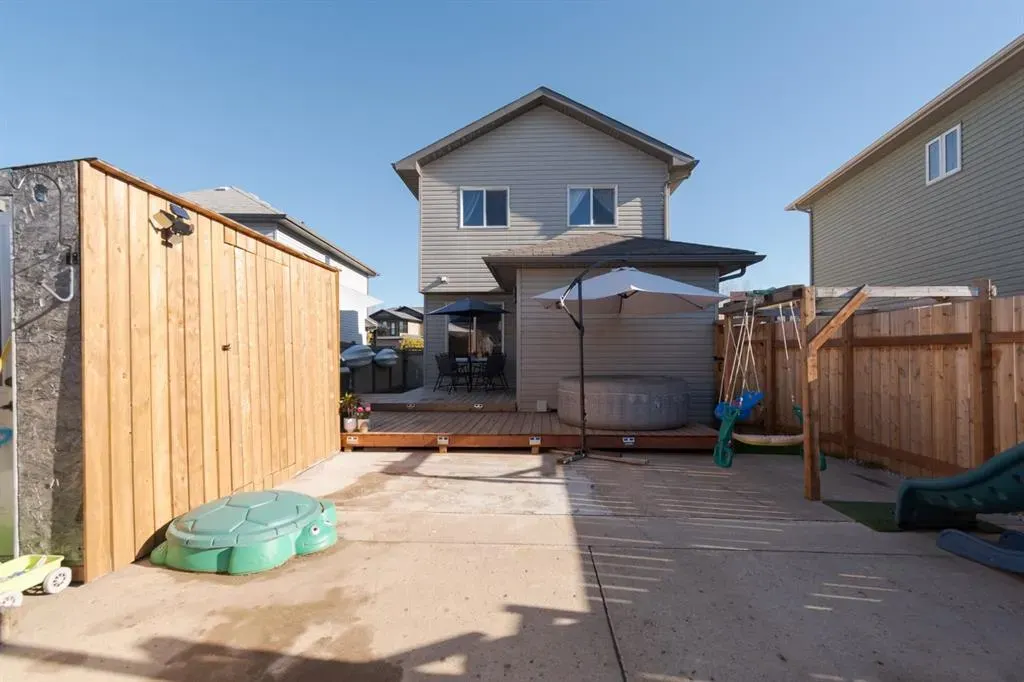 216 Coyote Crescent