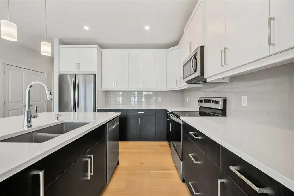72 Amblefield Grove NW
