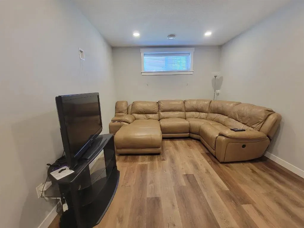 177 Beaverglen Close