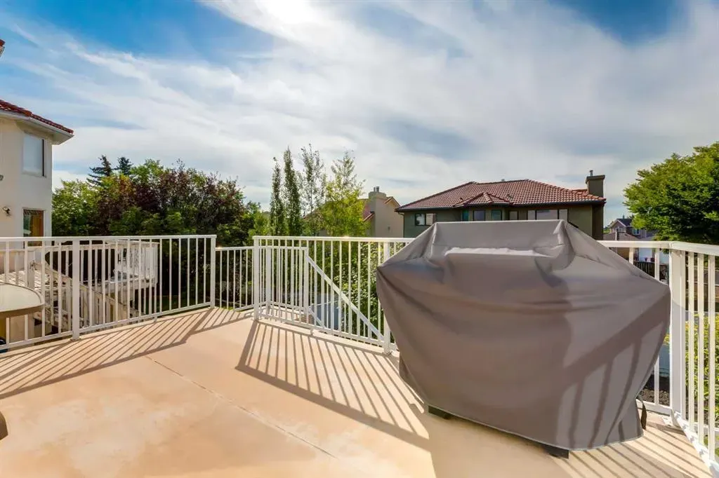 180 Edgevalley Circle NW