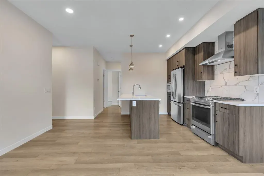 514 Greenbriar Common NW