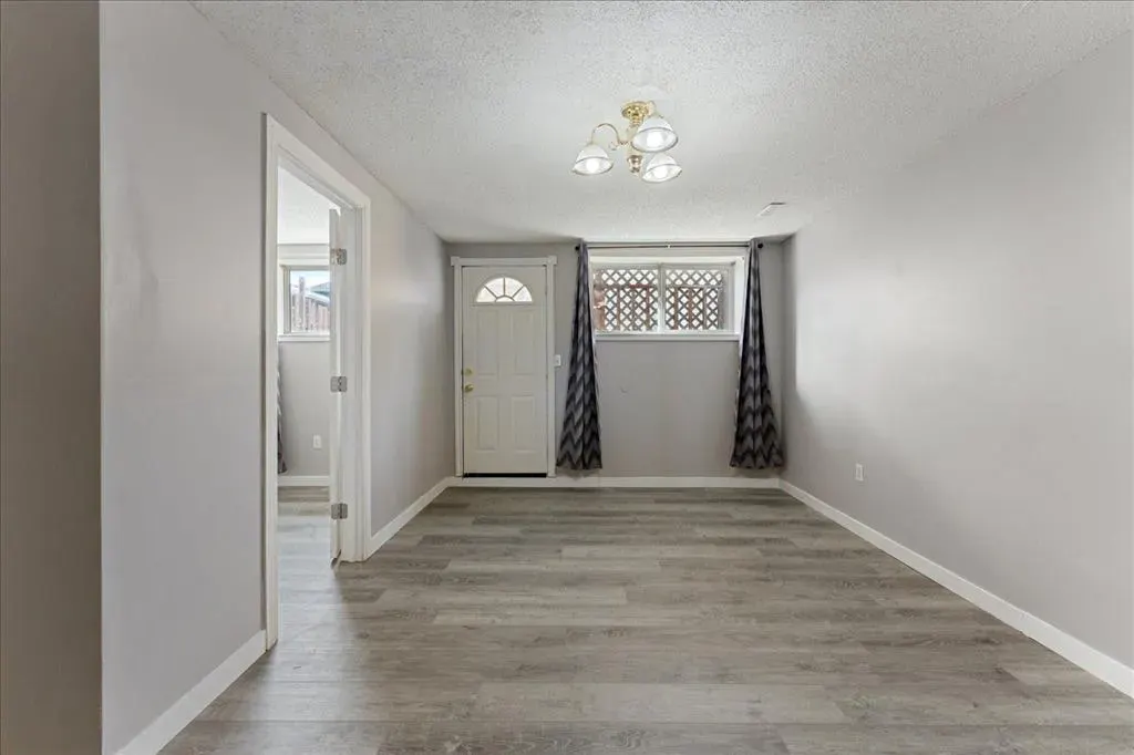 29 Martinvalley Place NE