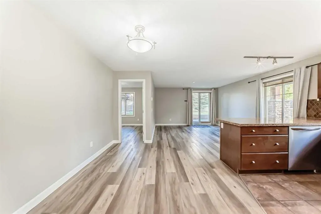 92 Crystal Shores Road, #3104