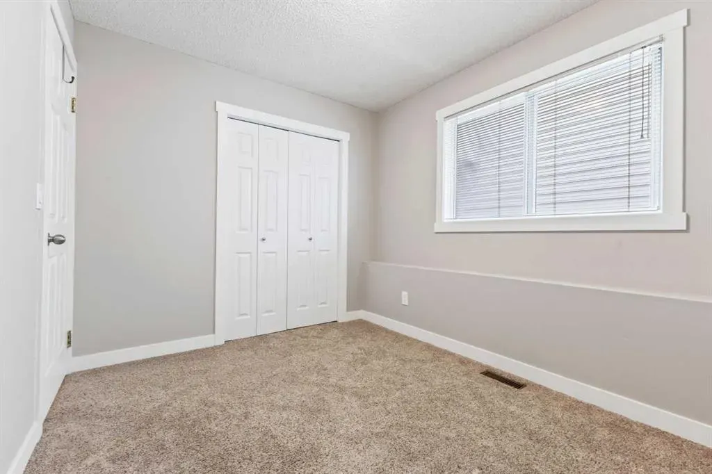 111 Edgebyne Crescent NW