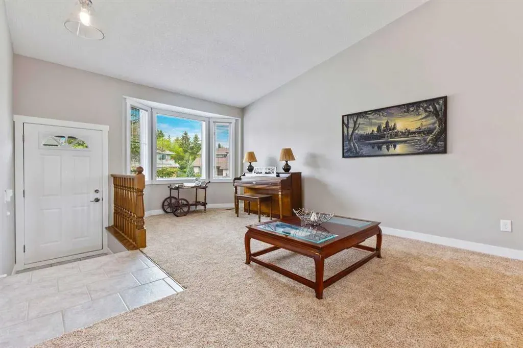 111 Edgebyne Crescent NW