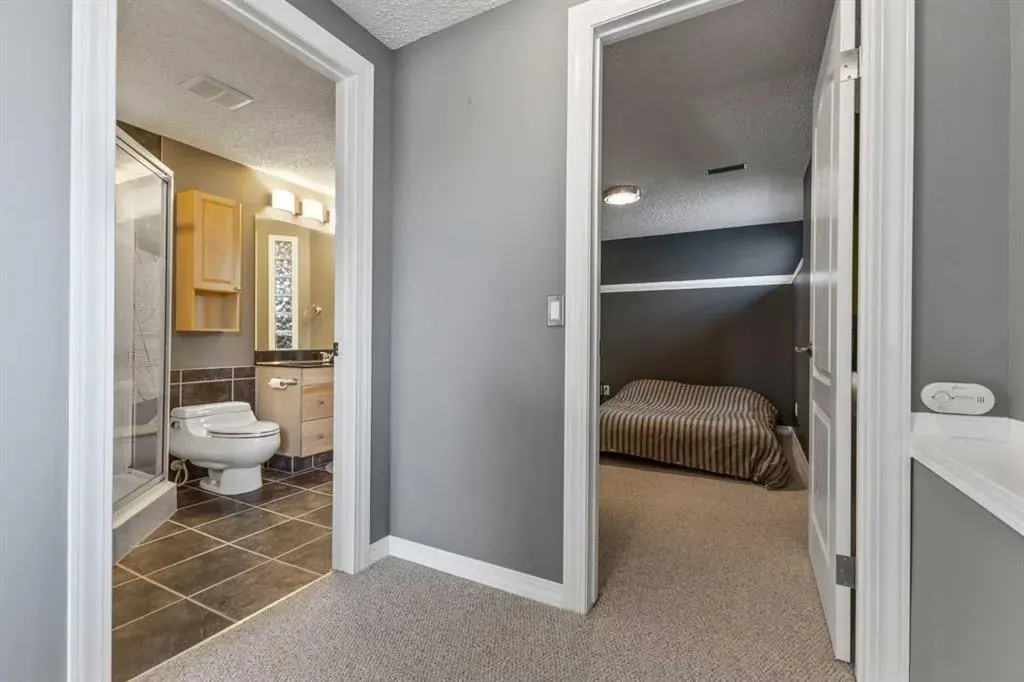 111 Edgebyne Crescent NW