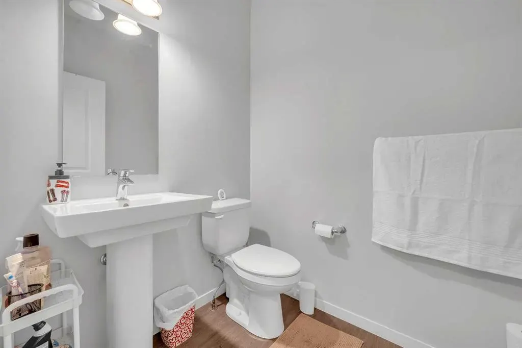 229 Cornerbrook Common NE