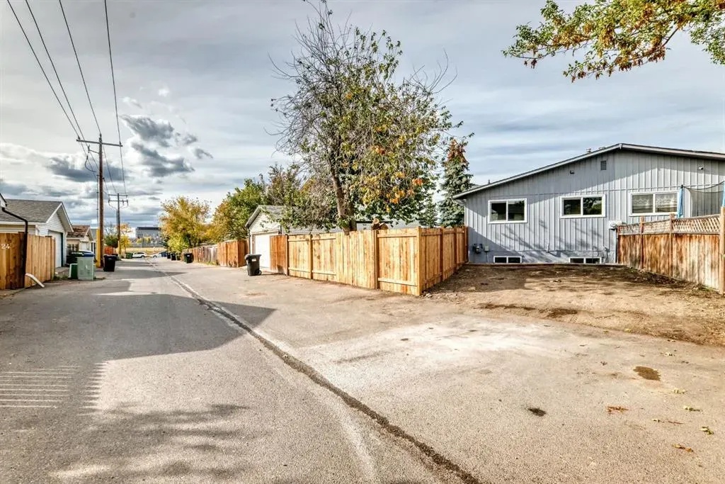 19 Rundlelawn Court NE