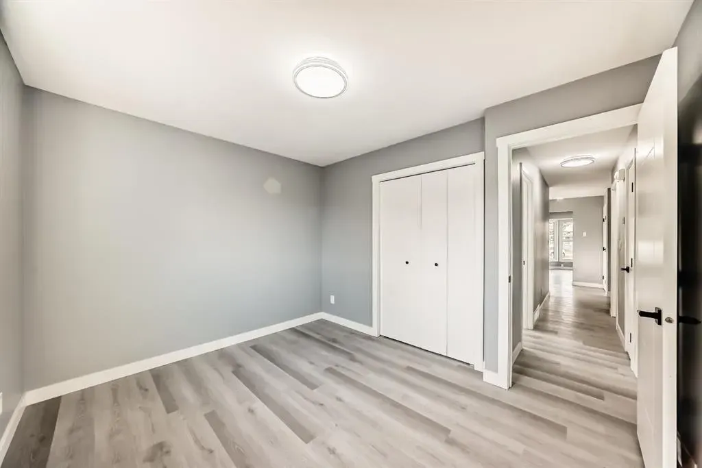 19 Rundlelawn Court NE