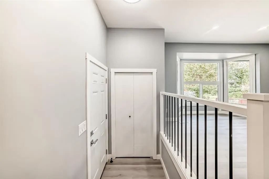19 Rundlelawn Court NE
