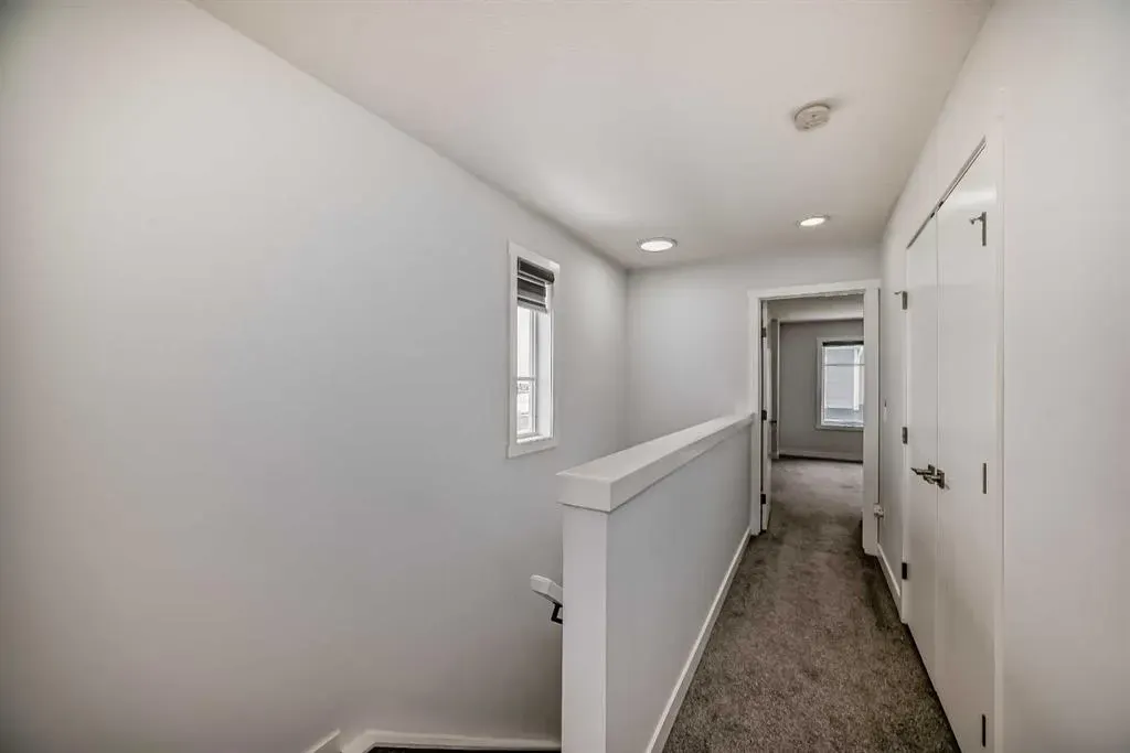 95 Skyview Close NE, #516