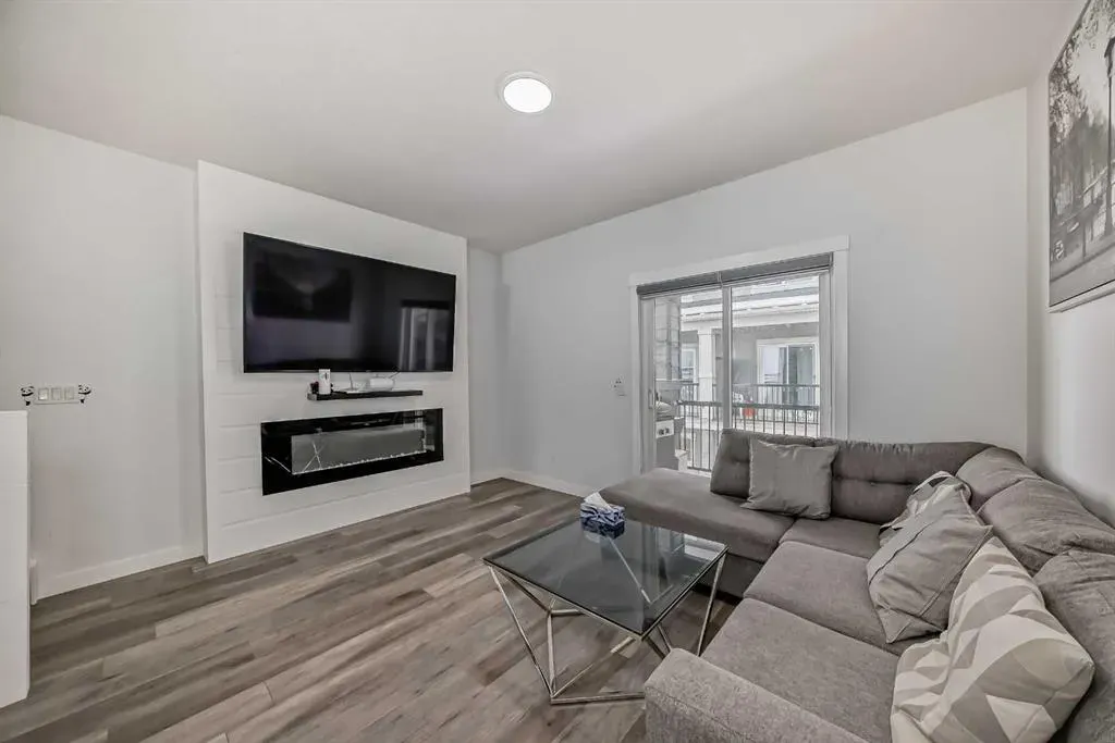 95 Skyview Close NE, #516