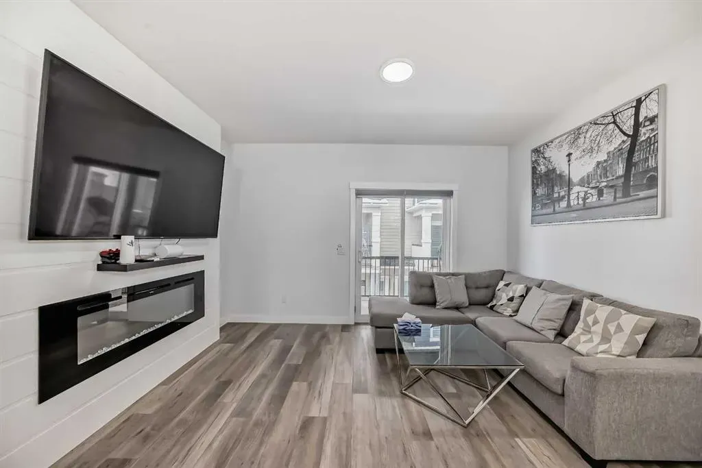 95 Skyview Close NE, #516