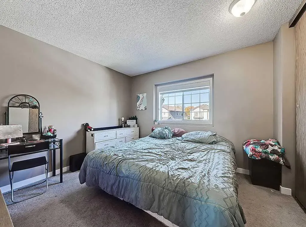 292 Coventry Close NE