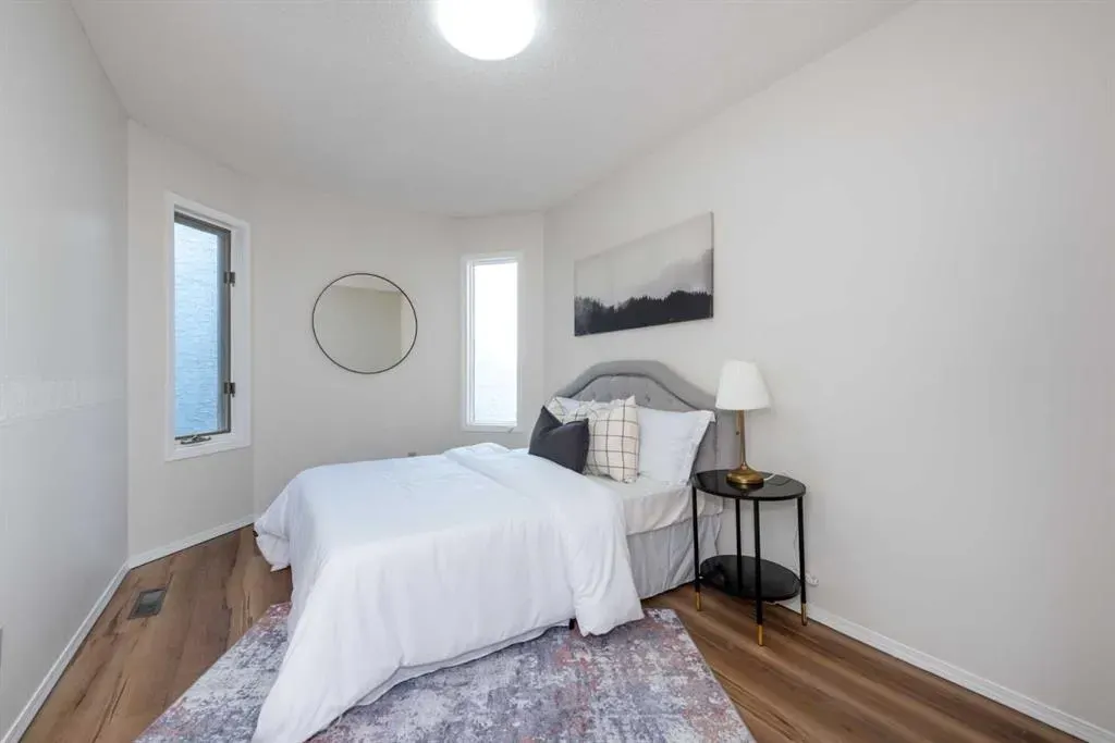 47 Hawkstone Drive NW