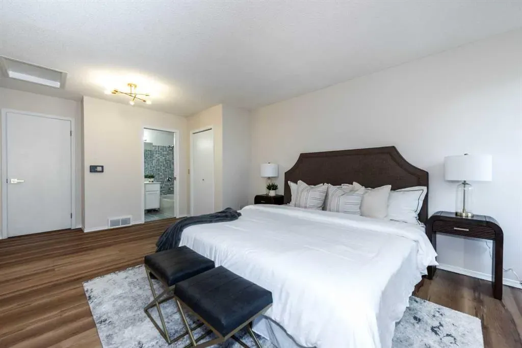 47 Hawkstone Drive NW